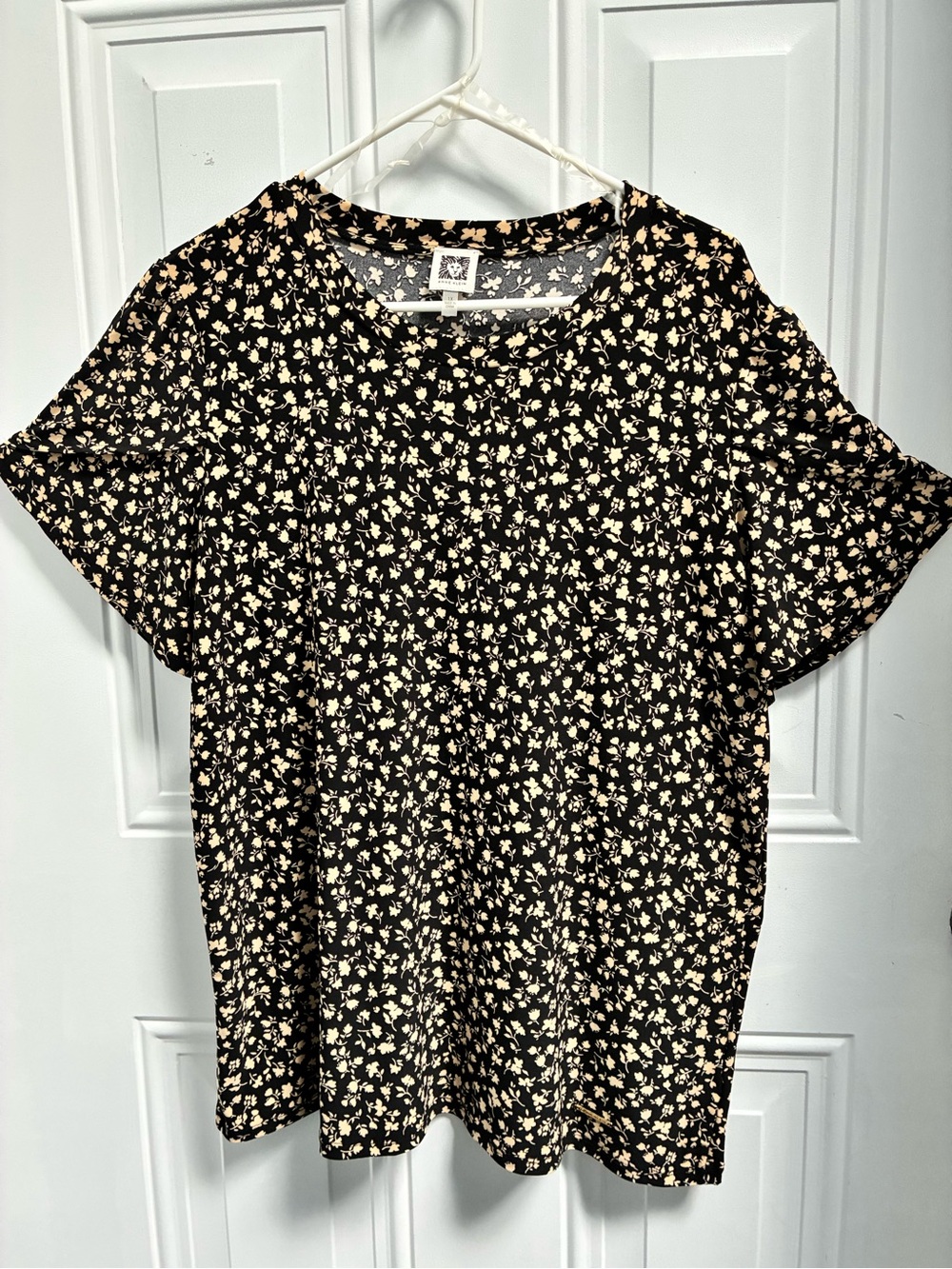Anne Klein Black Short Flutter Sleeve Top